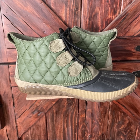 Sorel OUT AND ABOUT Green Waterproof Quilted Lace-Up Duck Boots - Picture 3 of 8